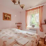 Holiday home Caloroczny Steszewko